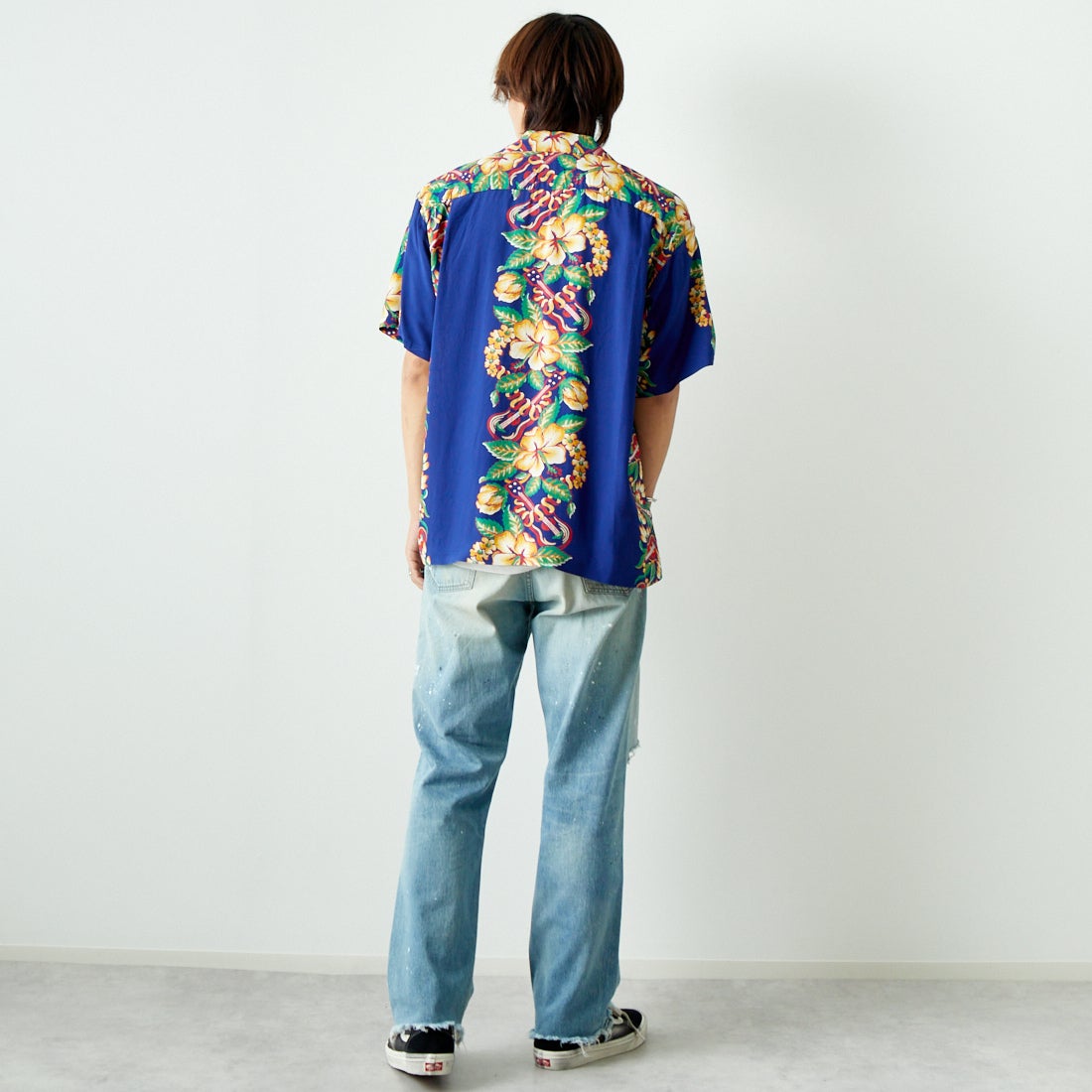 SUN SURF [サンサーフ] レーヨンハワイアンシャツ [SS39212] 128 NAVY &&モデル身長：179cm 着用サイズ：XL&&