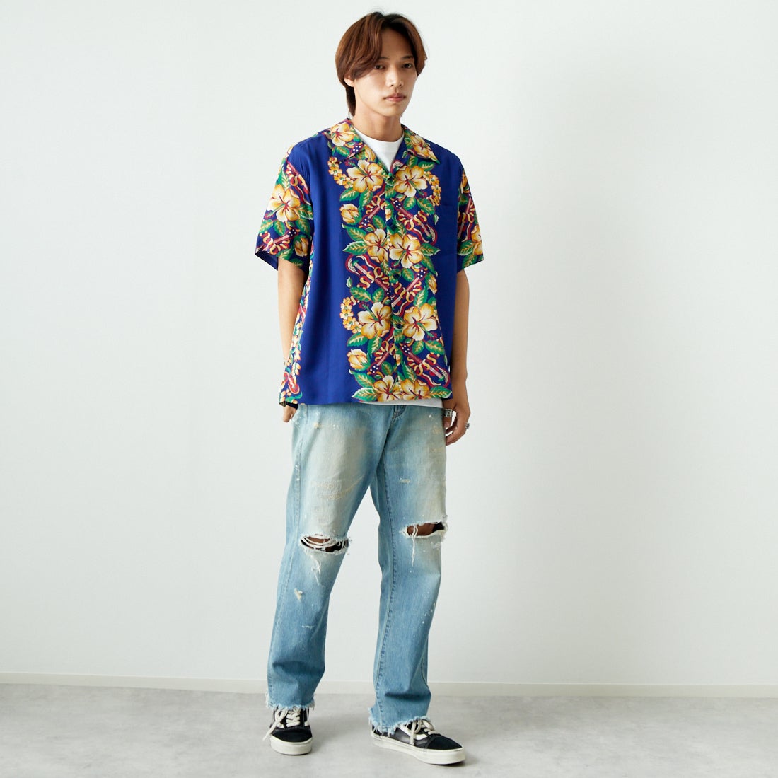 SUN SURF [サンサーフ] レーヨンハワイアンシャツ [SS39212] 128 NAVY &&モデル身長：179cm 着用サイズ：XL&&