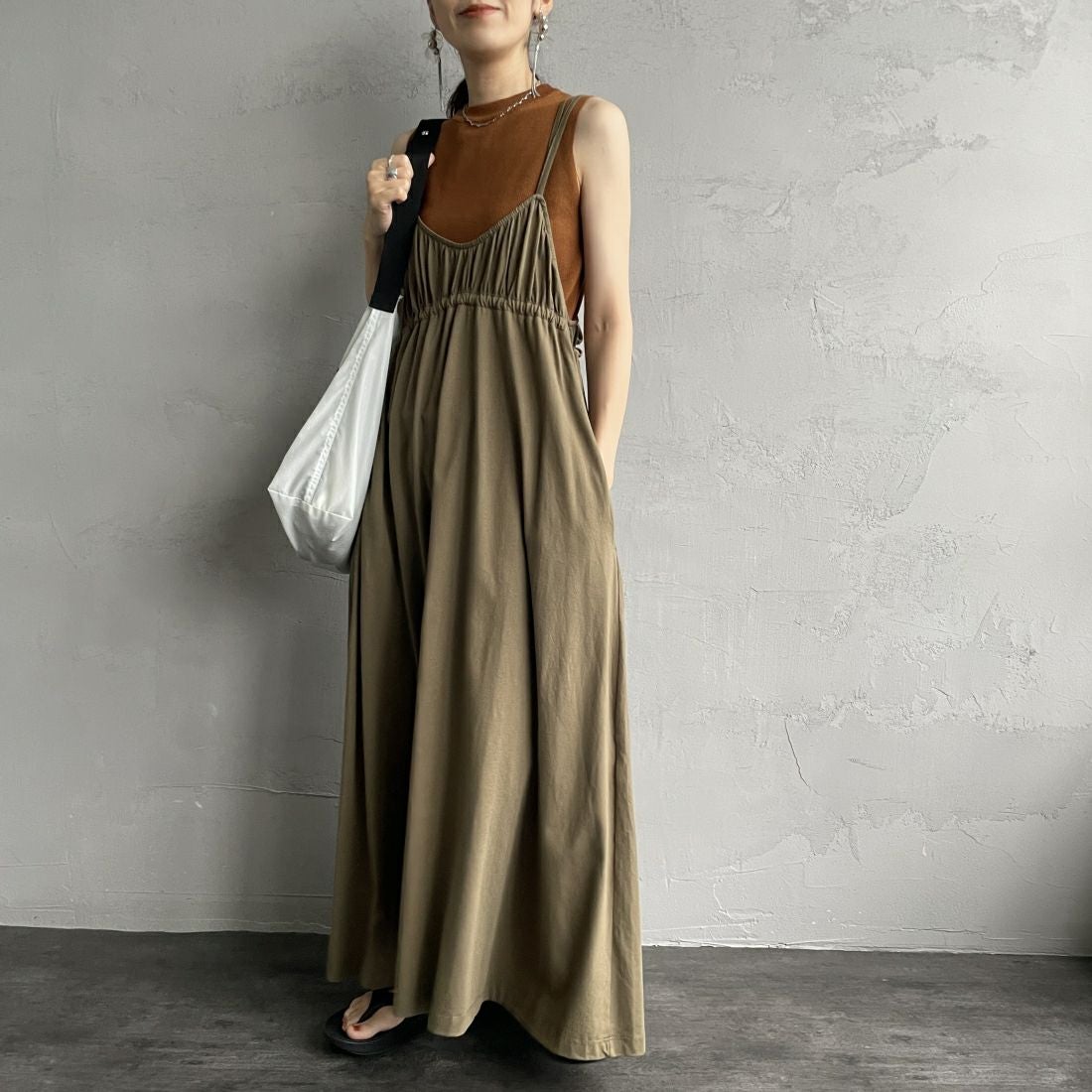 By/m [バイエム] マルチWAY ギャザーキャミカットワンピース [24122007] 39 KHAKI &&モデル身長：160cm 着用サイズ：F&&