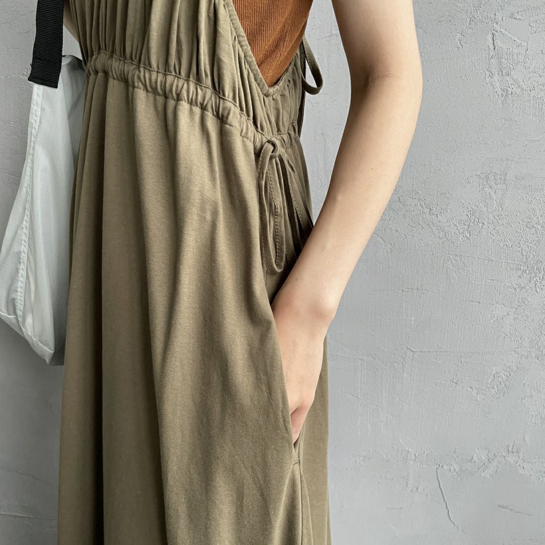 By/m [バイエム] マルチWAY ギャザーキャミカットワンピース [24122007] 39 KHAKI &&モデル身長：160cm 着用サイズ：F&&