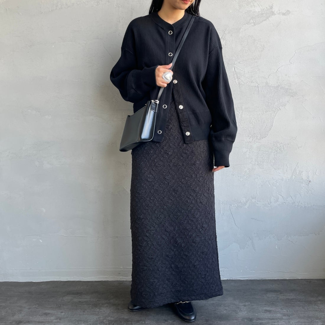 By/m [バイエム] ふくれジャガード ナローロングスカート [24122014] 09 BLACK &&モデル身長：156cm 着用サイズ：F&&