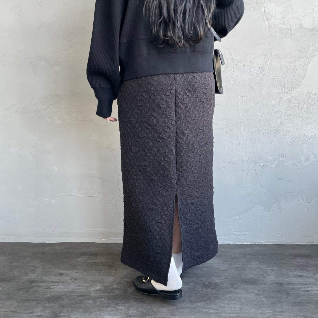 By/m [バイエム] ふくれジャガード ナローロングスカート [24122014] 09 BLACK &&モデル身長：156cm 着用サイズ：F&&