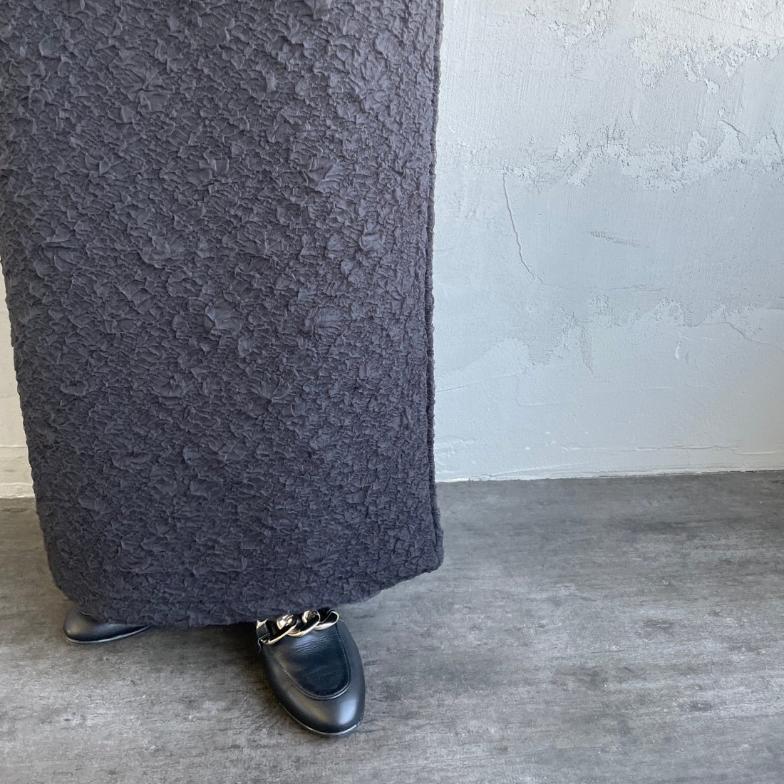 By/m [バイエム] ふくれジャガード ナローロングスカート [24122014] 09 BLACK &&モデル身長：156cm 着用サイズ：F&&