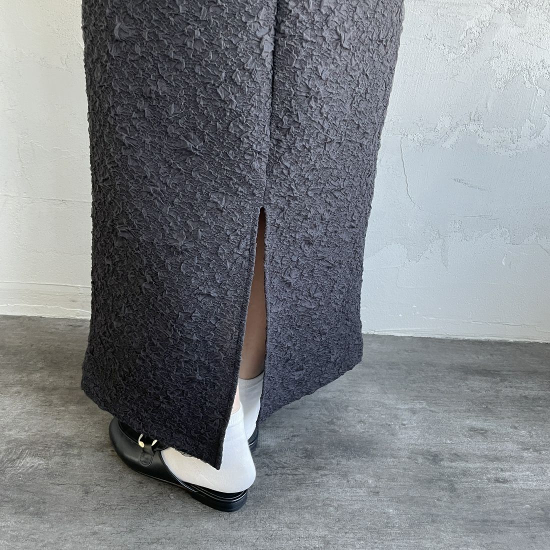 By/m [バイエム] ふくれジャガード ナローロングスカート [24122014] 09 BLACK &&モデル身長：156cm 着用サイズ：F&&