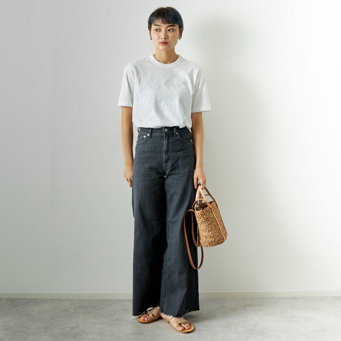 MEYAME [メヤメ] ブランクTシャツ [MEY-1874] WHITE &&モデル身長：160cm 着用サイズ：F&&