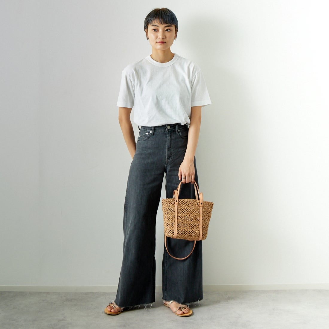 MEYAME [メヤメ] ブランクTシャツ [MEY-1874] WHITE &&モデル身長：160cm 着用サイズ：F&&