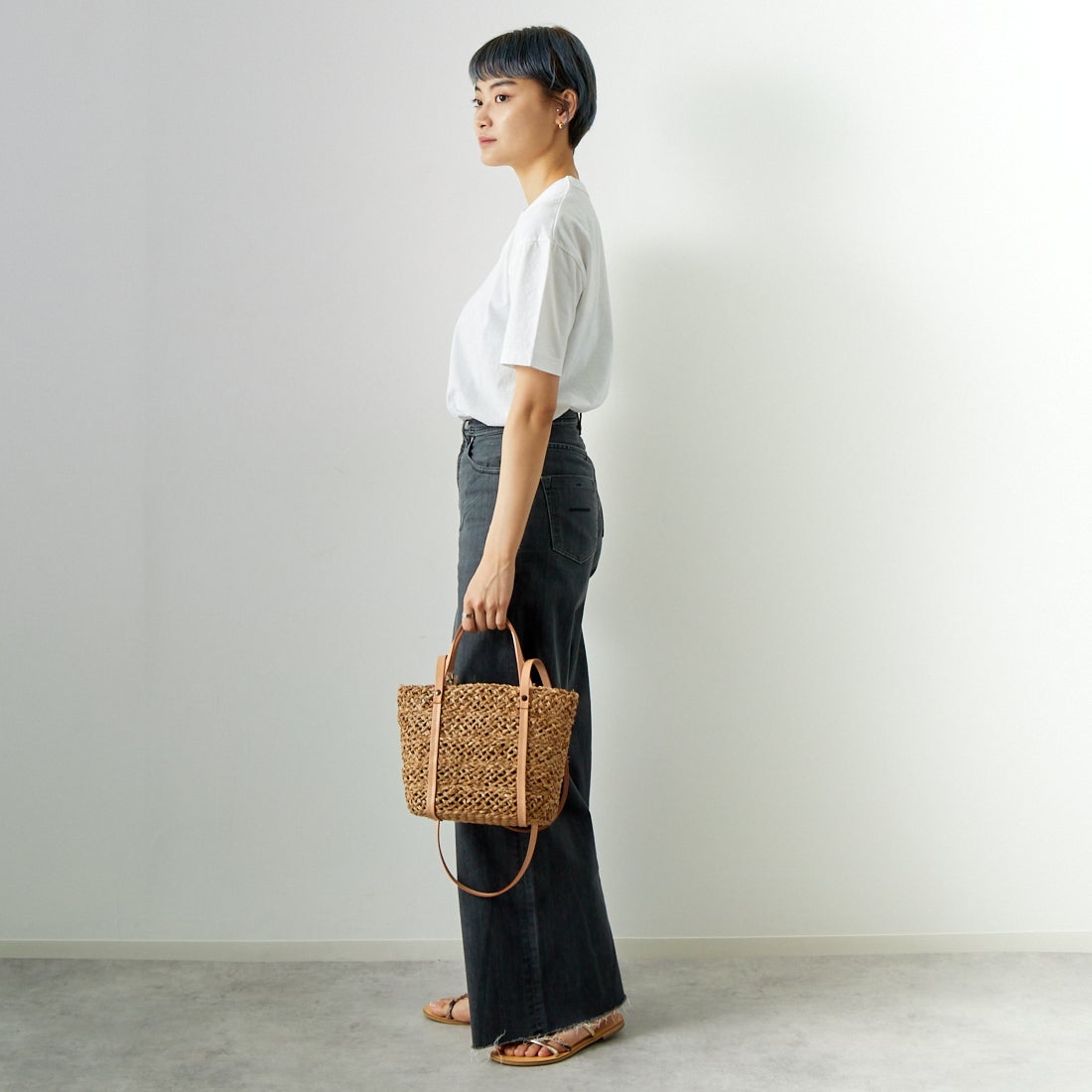 MEYAME [メヤメ] ブランクTシャツ [MEY-1874] WHITE &&モデル身長：160cm 着用サイズ：F&&