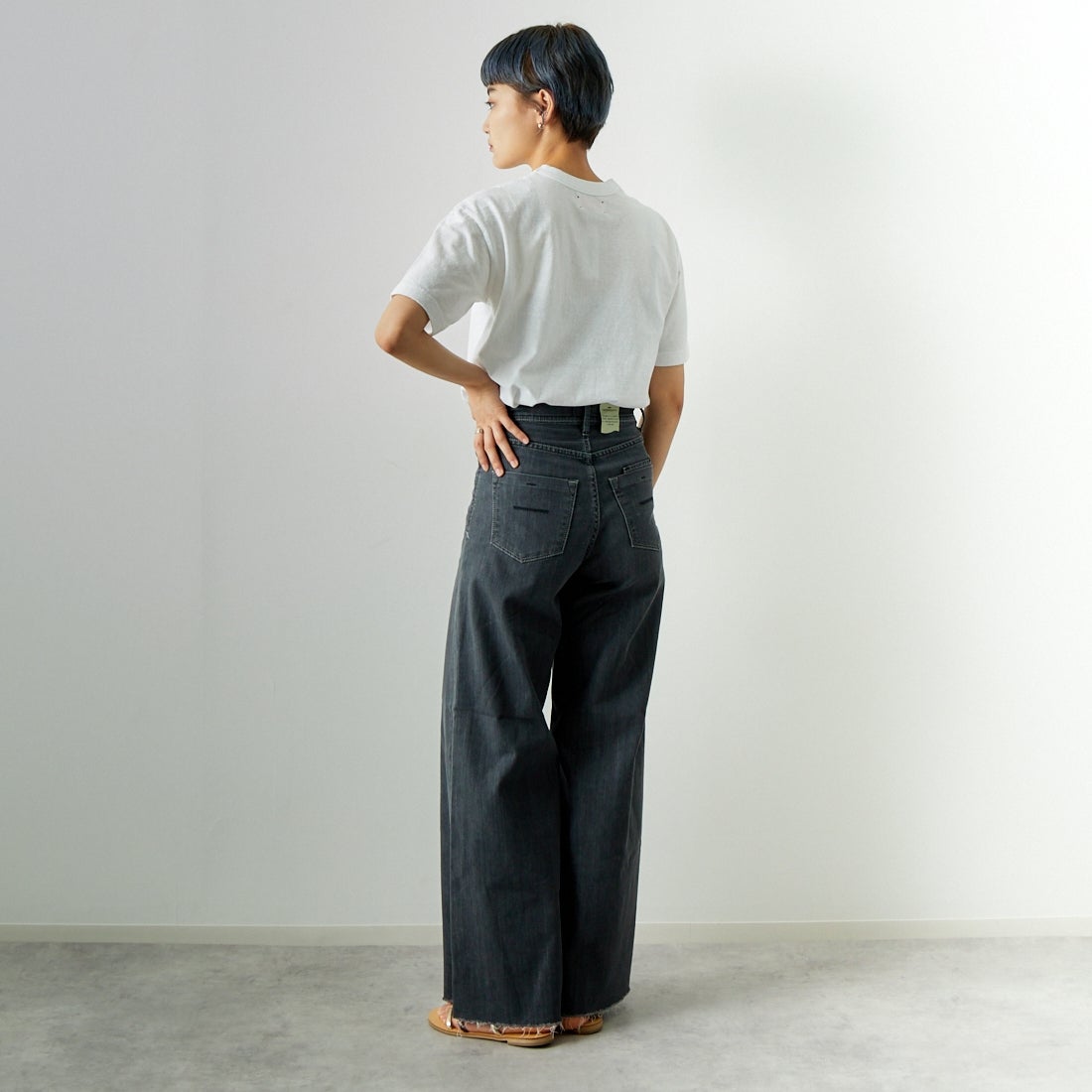 MEYAME [メヤメ] ブランクTシャツ [MEY-1874] WHITE &&モデル身長：160cm 着用サイズ：F&&