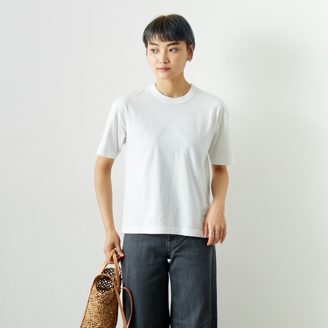 MEYAME [メヤメ] ブランクTシャツ [MEY-1874] WHITE &&モデル身長：160cm 着用サイズ：F&&
