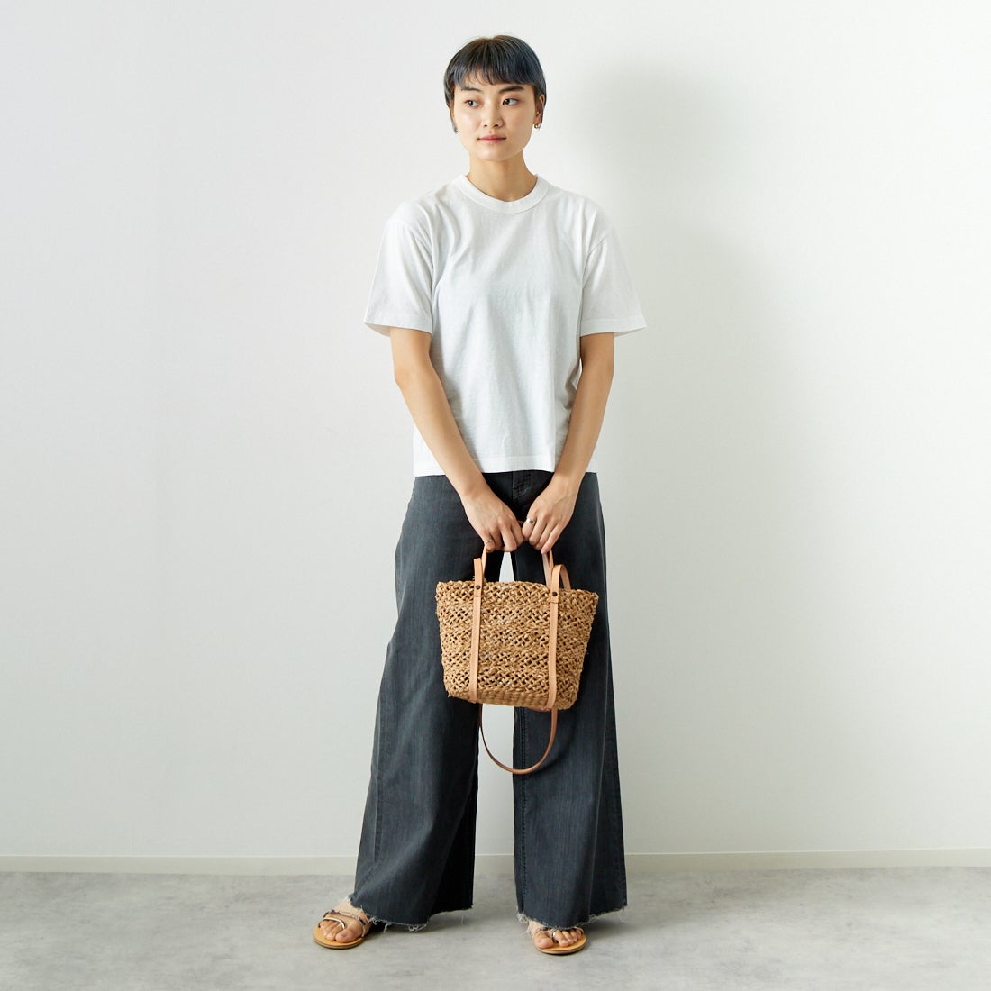 MEYAME [メヤメ] ブランクTシャツ [MEY-1874] WHITE &&モデル身長：160cm 着用サイズ：F&&