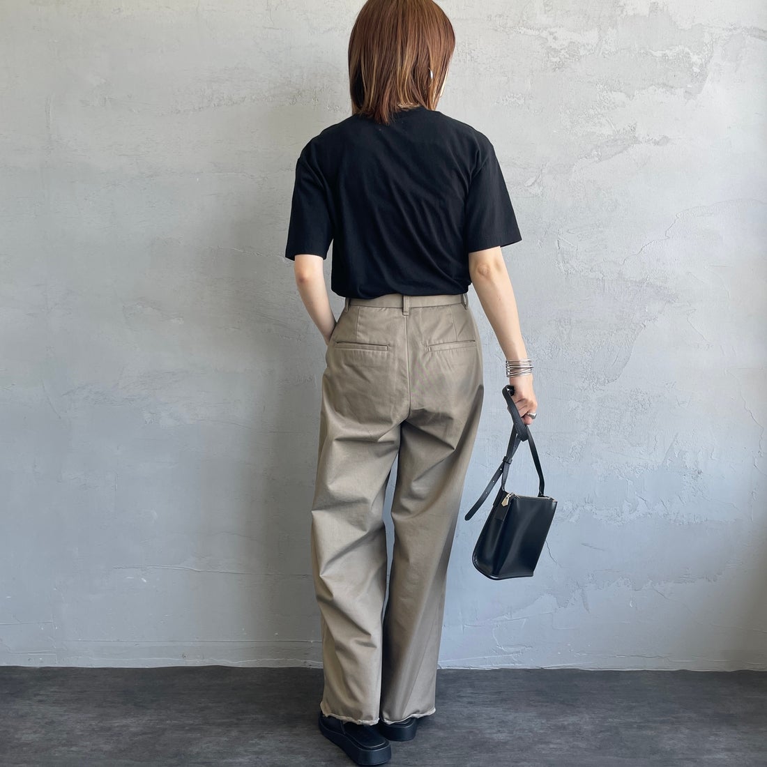 MEYAME [メヤメ] ブランクTシャツ [MEY-1874] BLACK &&モデル身長：158cm 着用サイズ：F&&