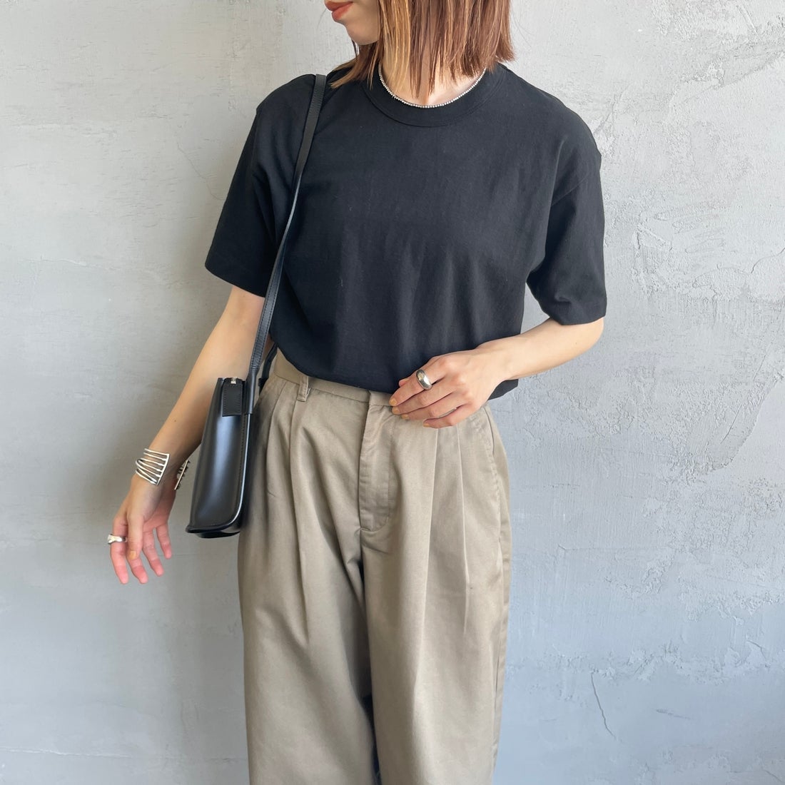 MEYAME [メヤメ] ブランクTシャツ [MEY-1874] BLACK &&モデル身長：158cm 着用サイズ：F&&