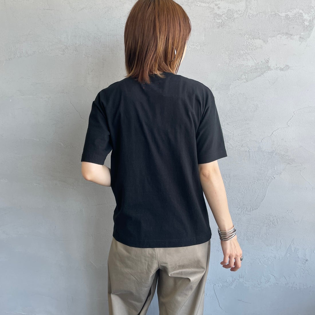 MEYAME [メヤメ] ブランクTシャツ [MEY-1874] BLACK &&モデル身長：158cm 着用サイズ：F&&