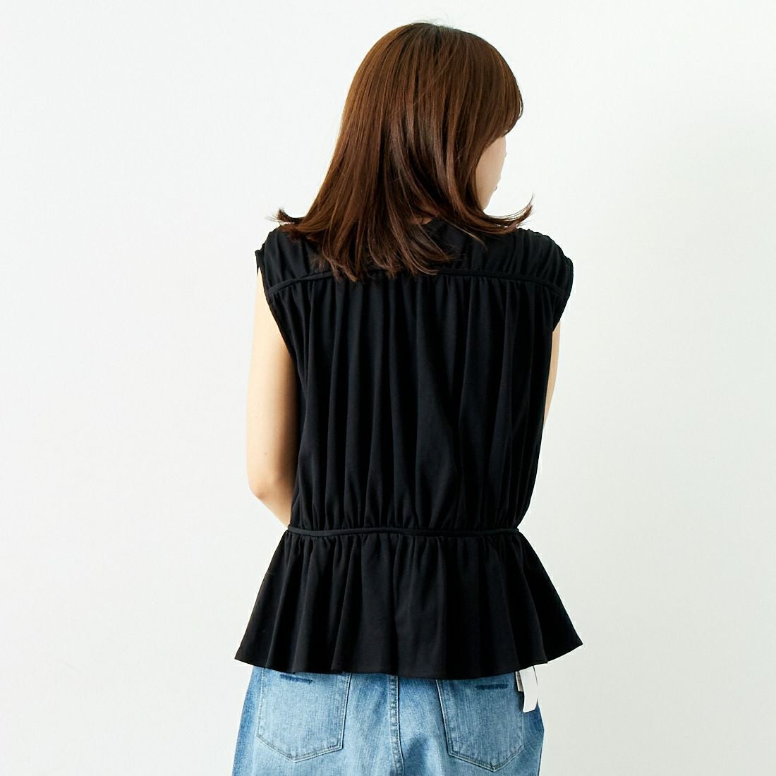 USINE [ユジーヌ] リボンギャザーTシャツ [2420803] BLACK &&モデル身長：167cm 着用サイズ：F&&