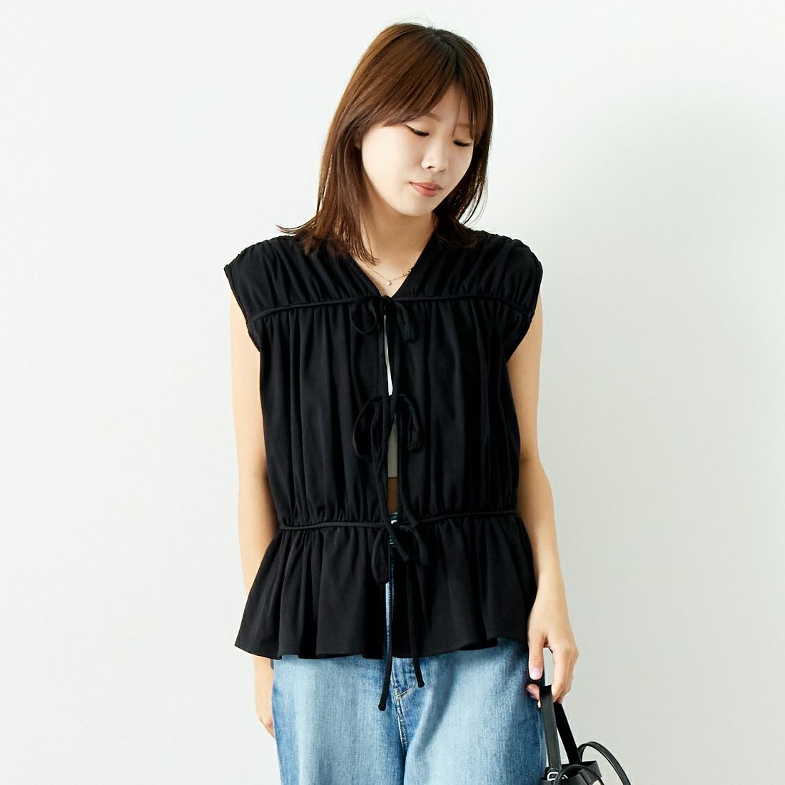 USINE [ユジーヌ] リボンギャザーTシャツ [2420803] BLACK &&モデル身長：167cm 着用サイズ：F&&
