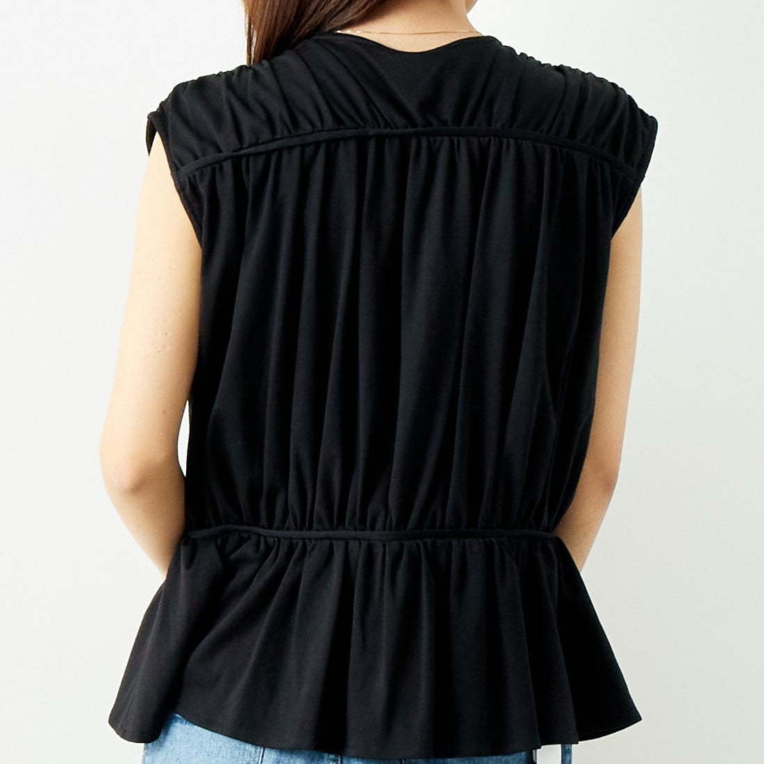 USINE [ユジーヌ] リボンギャザーTシャツ [2420803] BLACK &&モデル身長：167cm 着用サイズ：F&&