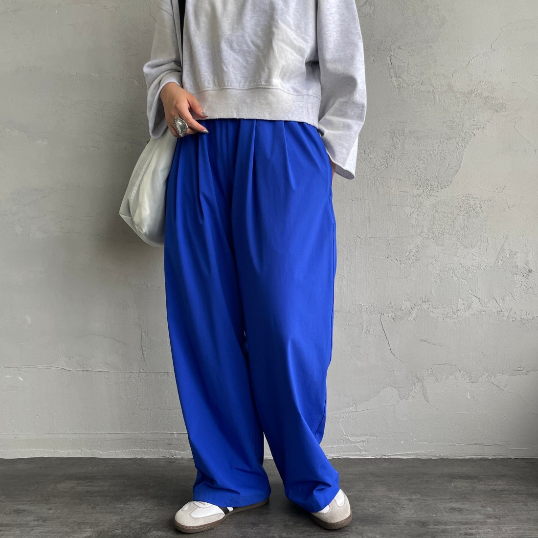 Jeans Factory Clothes [ジーンズファクトリークローズ] 7DAYS ナイロンストレートイージーパンツ [IN10-PT-4] BLUE&&モデル身長：156cm 着用サイズ：F&&