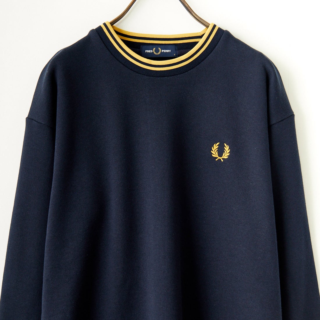 FRED PERRY [フレッドペリー] 別注 ツインティップライン ワンポイントロゴ刺繍クルーネックスウェット [FPM-24A-004-JF] NAVY