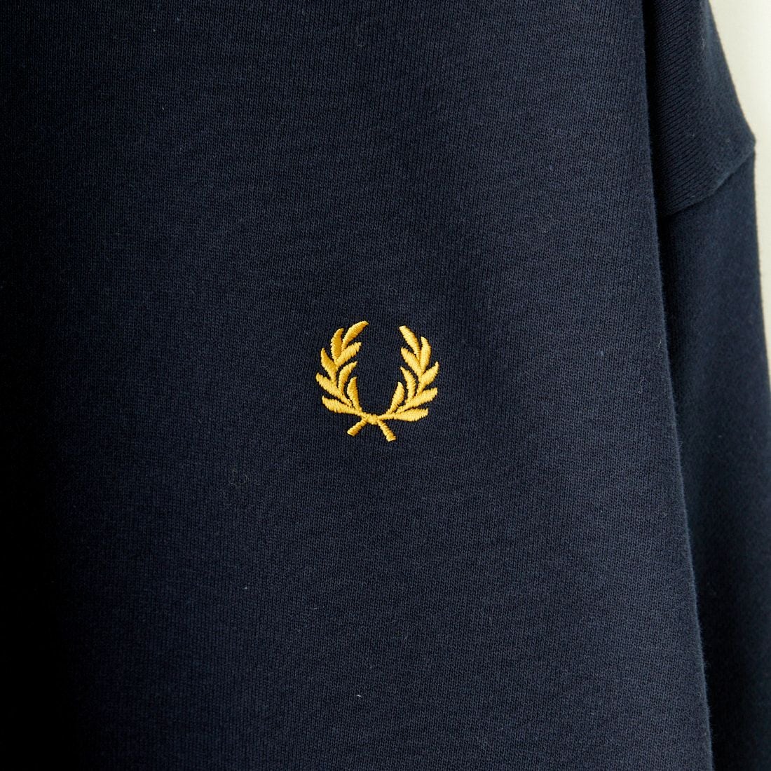 FRED PERRY [フレッドペリー] 別注 ツインティップライン ワンポイントロゴ刺繍クルーネックスウェット [FPM-24A-004-JF] NAVY