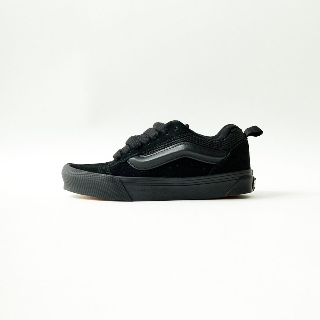BLACK/BLAC