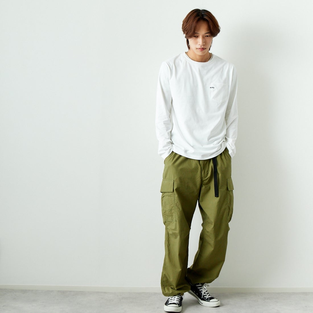 A.P.C. [アー・ペー・セー] ロゴ刺繍 長袖ポケットTシャツ [POCKET-EMB-T] 90 BLANC &&モデル身長：179cm 着用サイズ：L&&