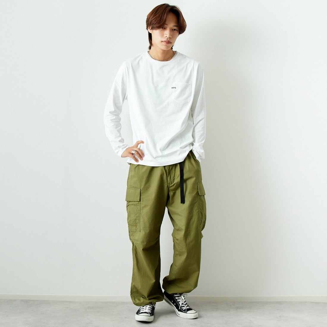 A.P.C. [アー・ペー・セー] ロゴ刺繍 長袖ポケットTシャツ [POCKET-EMB-T] 90 BLANC &&モデル身長：179cm 着用サイズ：L&&