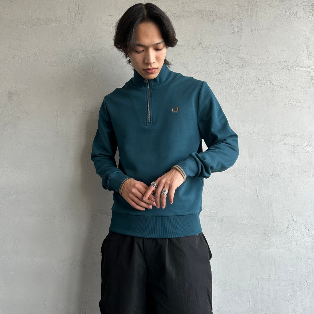 FRED PERRY [フレッドペリー] ワンポイントロゴ刺繍 ハーフジップ