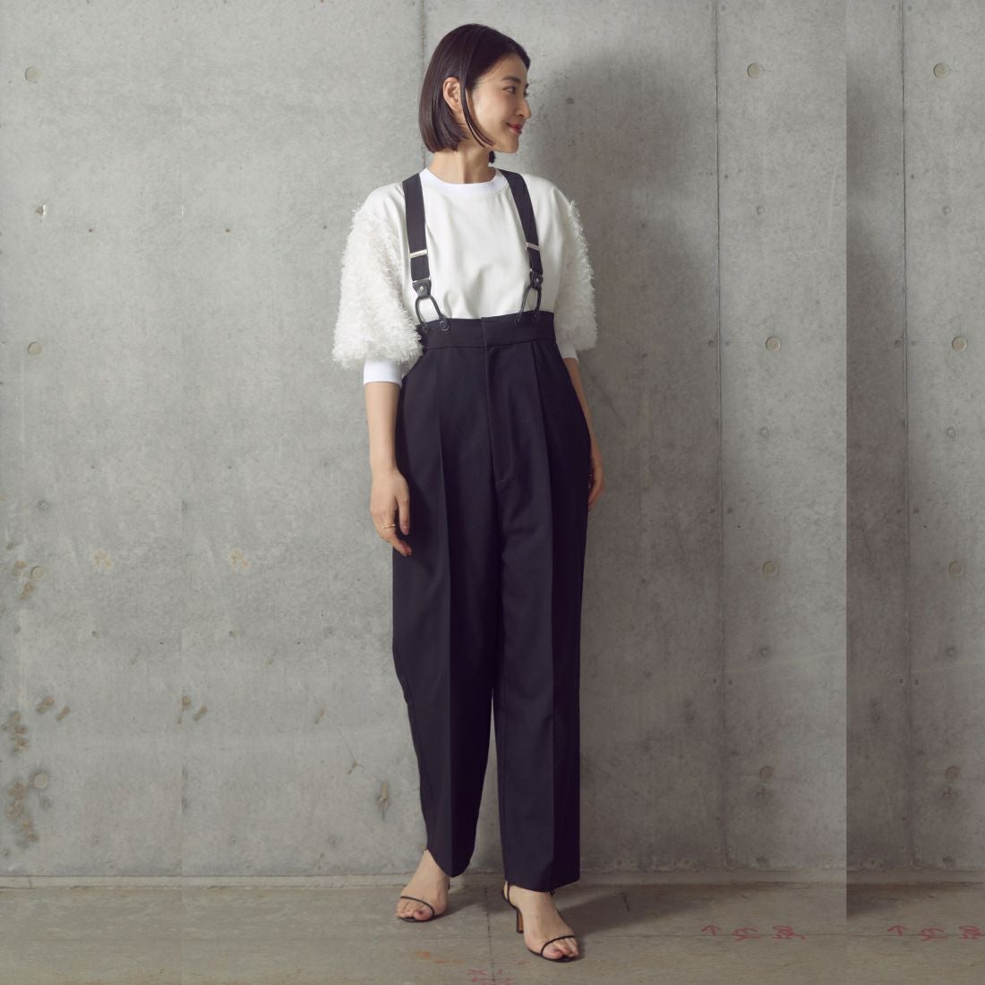 USINE [ユジーヌ] 袖ギャザープルオーバー [2430802] OFFWHITE &&モデル身長：163cm 着用サイズ：F&&