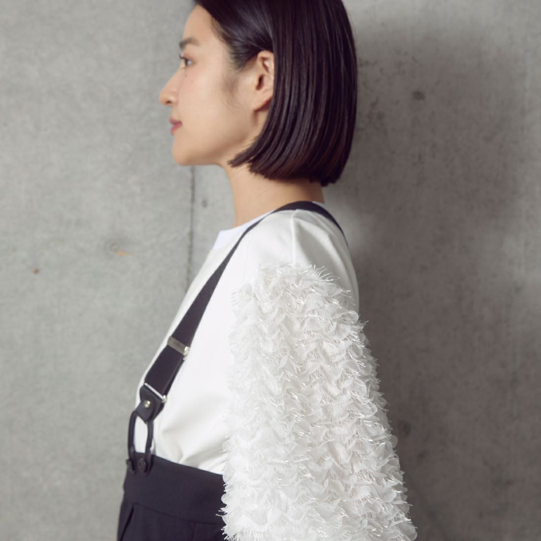 USINE [ユジーヌ] 袖ギャザープルオーバー [2430802] OFFWHITE &&モデル身長：163cm 着用サイズ：F&&