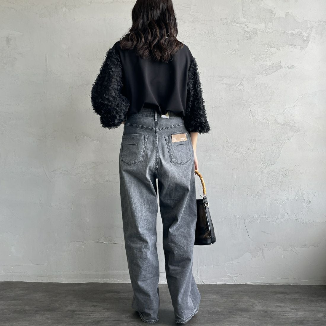 USINE [ユジーヌ] 袖ギャザープルオーバー [2430802] BLACK &&モデル身長：160cm 着用サイズ：F&&