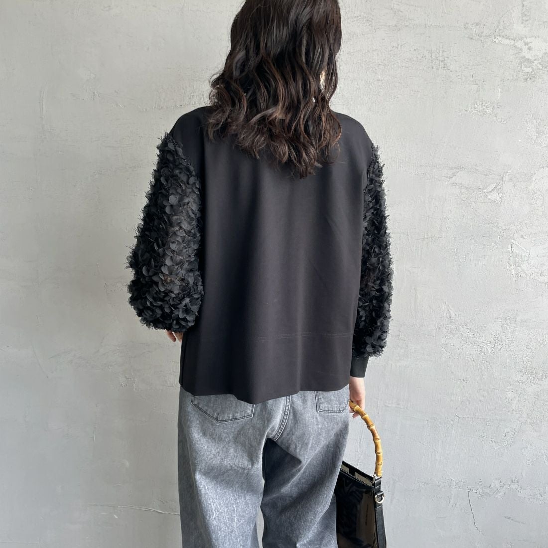 USINE [ユジーヌ] 袖ギャザープルオーバー [2430802] BLACK &&モデル身長：160cm 着用サイズ：F&&