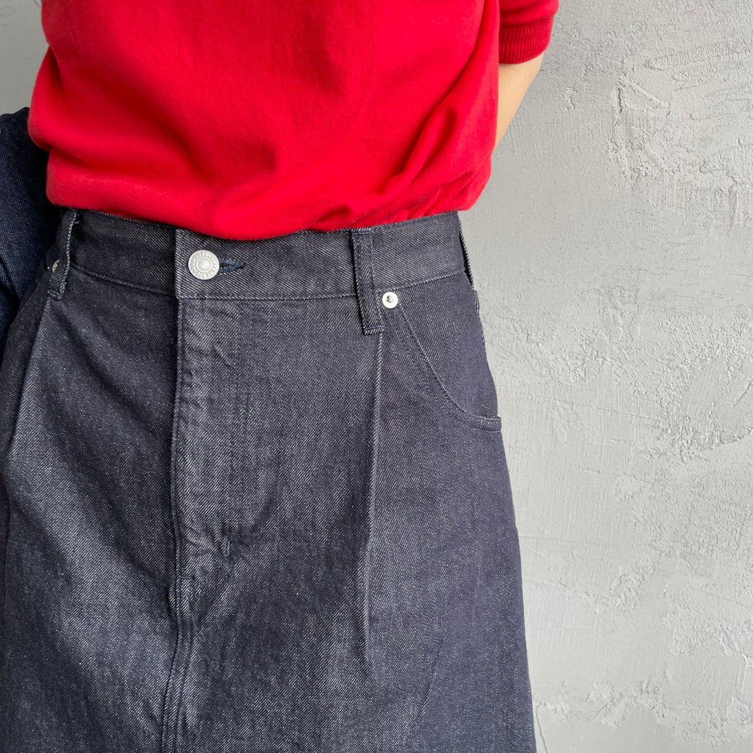 Americana × JEANS FACTORY [アメリカーナ × ジーンズファクトリー] 別注 カットオフデニムミニスカート [ASO-721-JF] ﾈｲﾋﾞｰ &&モデル身長：160cm 着用サイズ：S&&