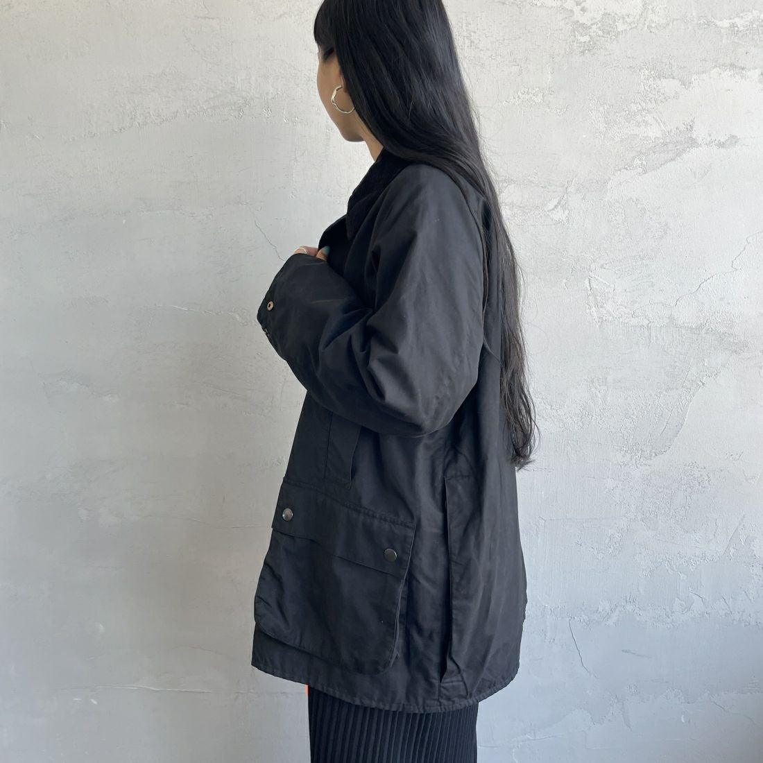 Barbour [バブアー] 別注 BEAUFORT ビューフォートジャケット [MCAS149-JF] BLACK &&モデル身長：156cm 着用サイズ：34&&