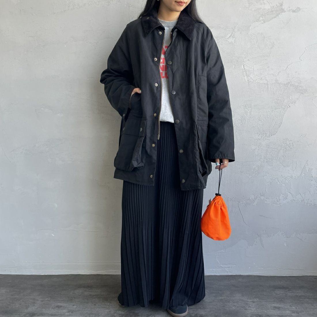 Barbour [バブアー] 別注 BEAUFORT ビューフォートジャケット [MCAS149-JF] BLACK &&モデル身長：156cm 着用サイズ：34&&