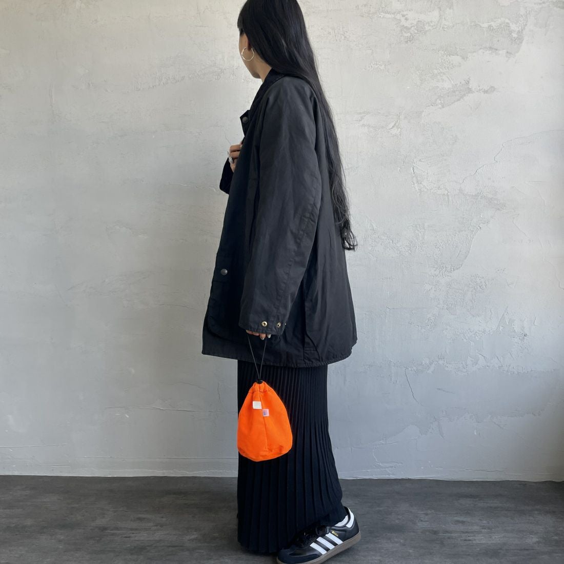 Barbour [バブアー] 別注 BEAUFORT ビューフォートジャケット [MCAS149-JF] BLACK &&モデル身長：156cm 着用サイズ：34&&