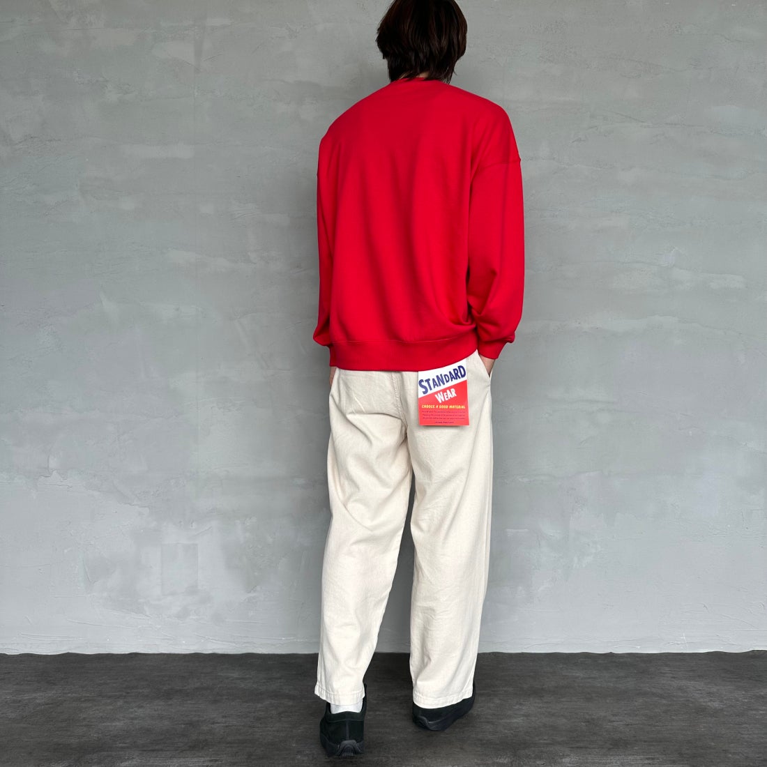 Fanatics [ファナティクス] 別注 MLBロゴ刺繍 クルーネックスウェット [OT0524FW0002-JF] RED CUBS &&モデル身長：179cm 着用サイズ：L&&