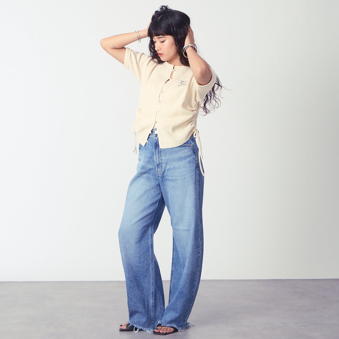 YANUK [ヤヌーク] カーブテーパード LAURA/ローラ [57141314] CUB &&モデル身長：162cm 着用サイズ：24&&