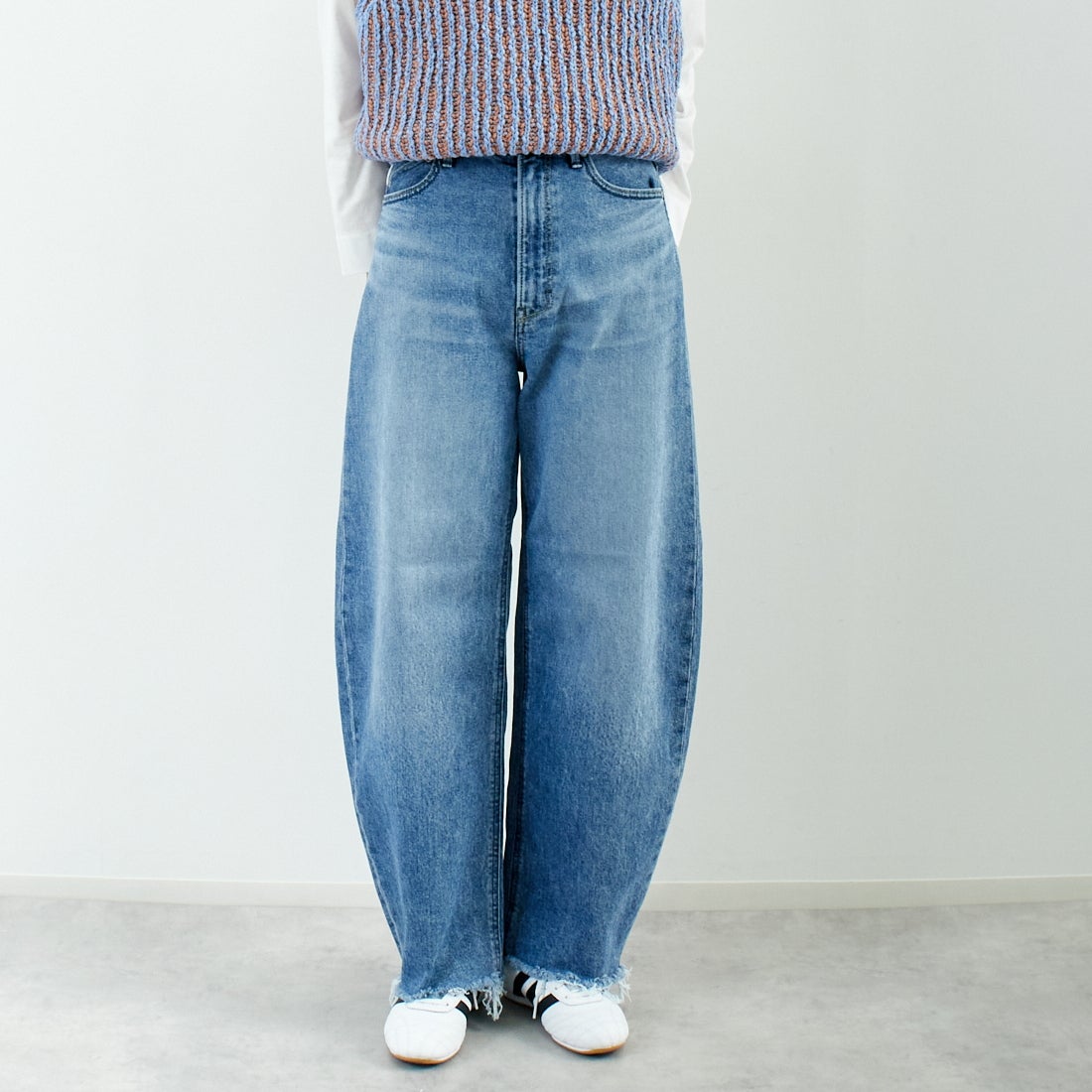 YANUK [ヤヌーク] カーブテーパード LAURA/ローラ [57141314] CUB &&モデル身長：167cm 着用サイズ：24&&