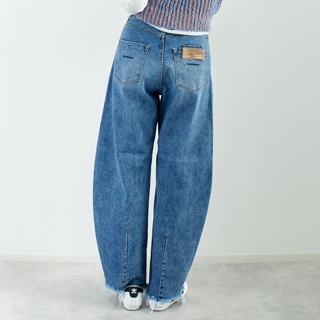 YANUK [ヤヌーク] カーブテーパード LAURA/ローラ [57141314] CUB &&モデル身長：167cm 着用サイズ：24&&