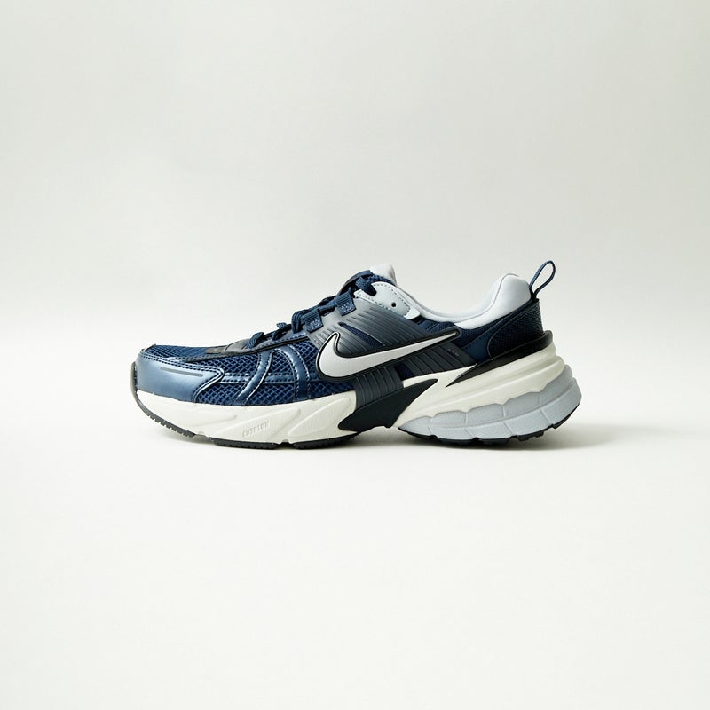 NIKE [ナイキ] V2K ラン [HJ4497]｜ジーンズファクトリー公式通販 