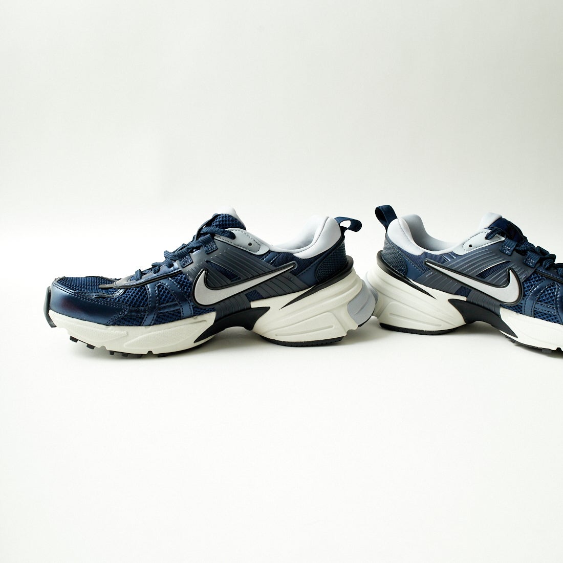 NIKE [ナイキ] V2K ラン [HJ4497] 400 OBSIDI