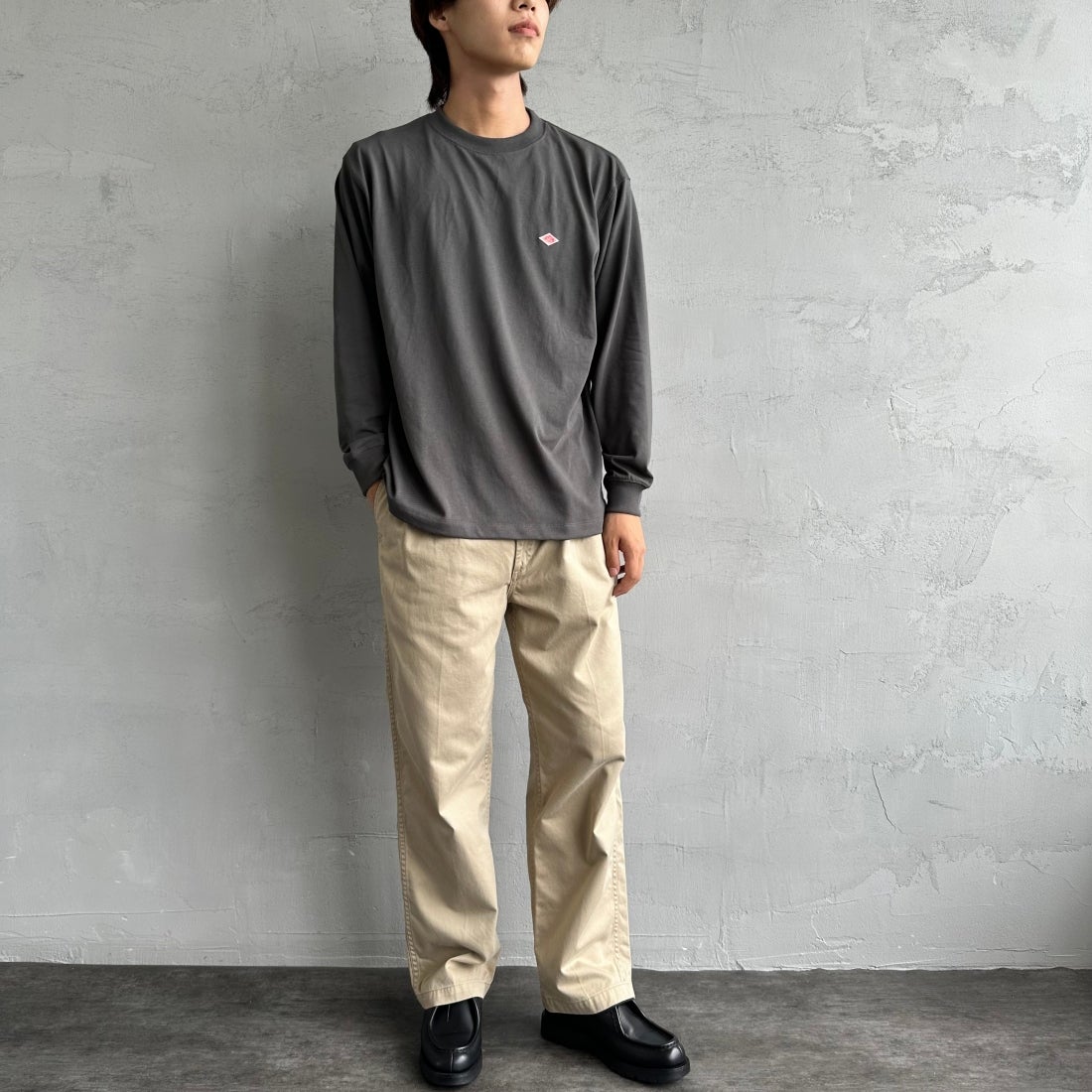 DANTON [ダントン] プレーン ロングスリーブTシャツ [DT-C0200TCB] COAL GREY&&モデル身長：179cm 着用サイズ：M&&