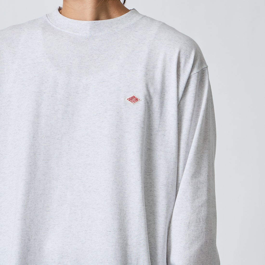 DANTON [ダントン] プレーン ロングスリーブTシャツ [DT-C0200TCB] HEATHER WH &&モデル身長：177cm 着用サイズ：L&&