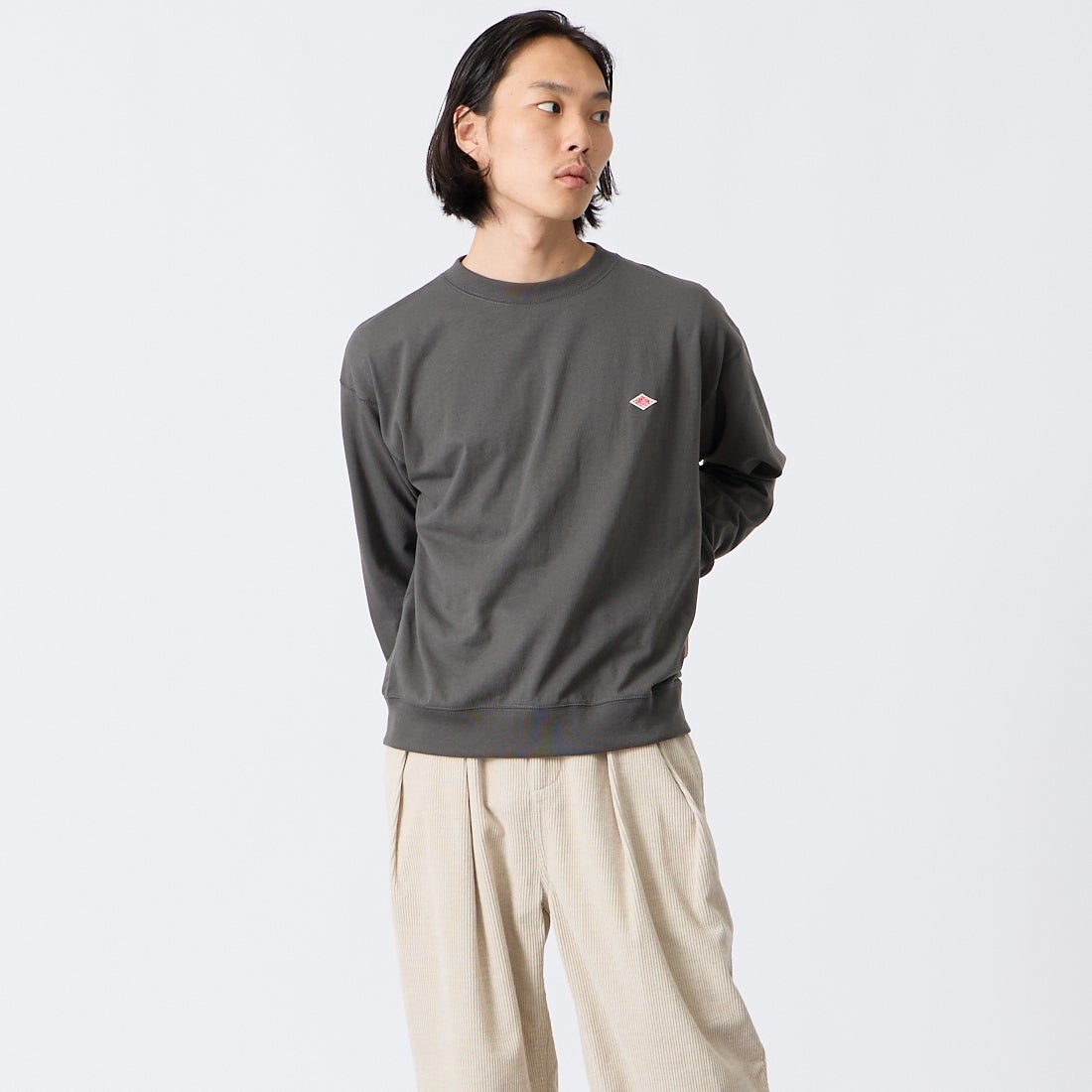 DANTON [ダントン] ソリッド スウェットTシャツ [DT-C0204TCB] COAL GREY &&モデル身長：175cm 着用サイズ：S&&
