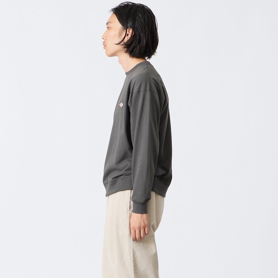 DANTON [ダントン] ソリッド スウェットTシャツ [DT-C0204TCB] COAL GREY &&モデル身長：175cm 着用サイズ：S&&