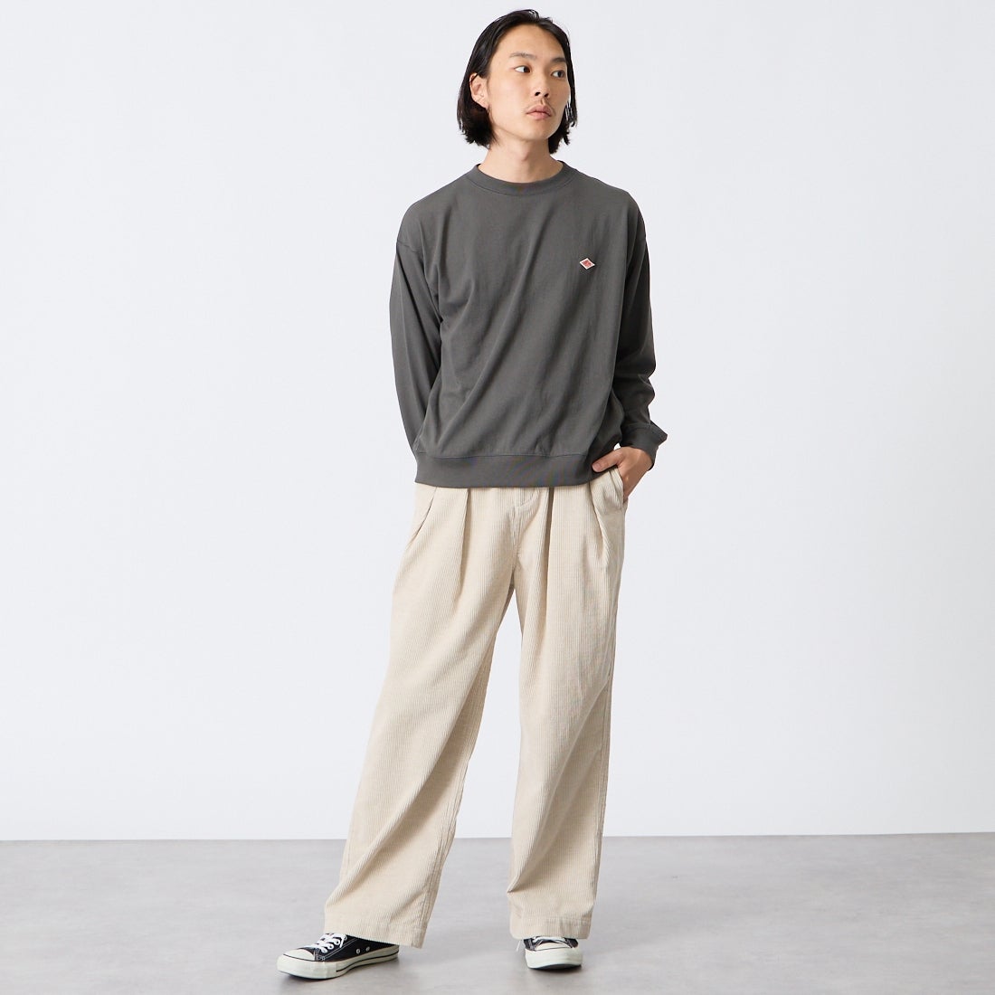 DANTON [ダントン] ソリッド スウェットTシャツ [DT-C0204TCB] COAL GREY &&モデル身長：175cm 着用サイズ：S&&