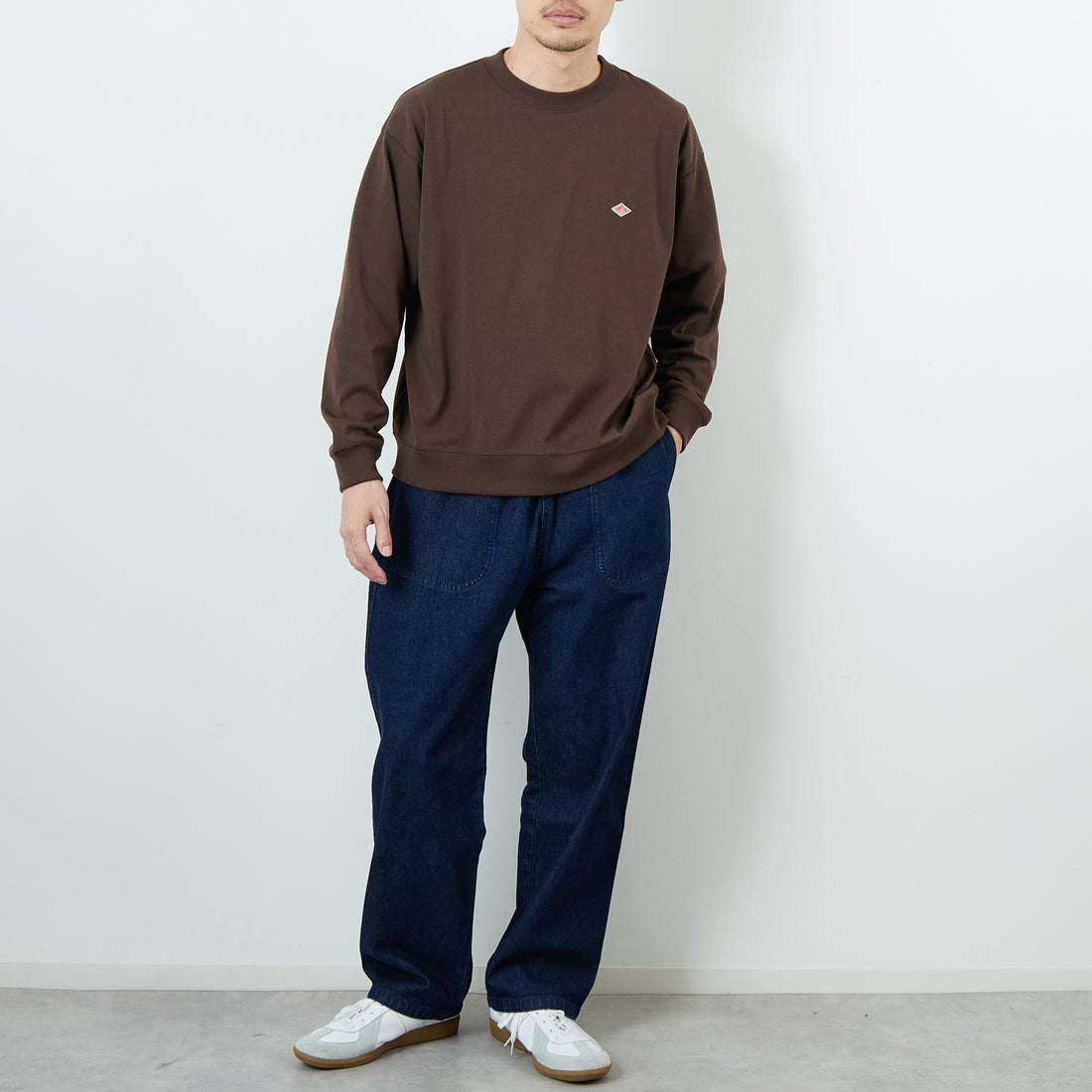 DANTON [ダントン] ソリッド スウェットTシャツ [DT-C0204TCB] DARK BROWN &&モデル身長：168cm 着用サイズ：S&&