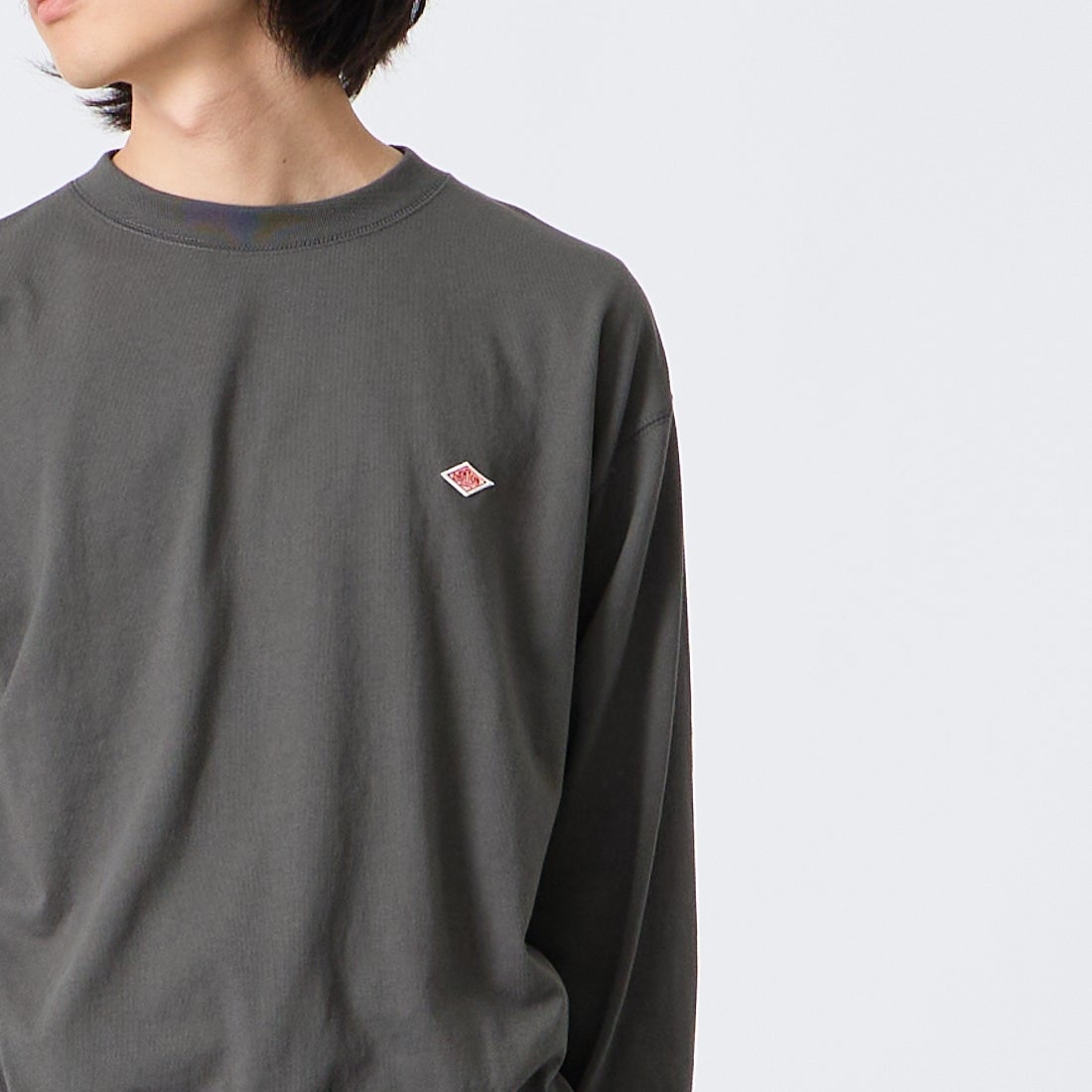 DANTON [ダントン] ソリッド スウェットTシャツ [DT-C0204TCB] COAL GREY &&モデル身長：175cm 着用サイズ：S&&