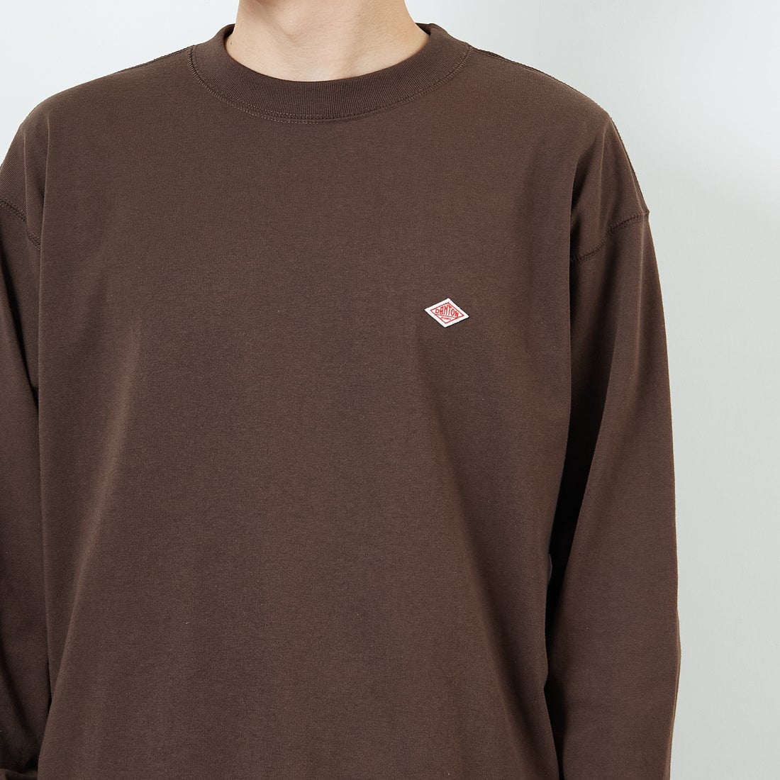 DANTON [ダントン] ソリッド スウェットTシャツ [DT-C0204TCB] DARK BROWN &&モデル身長：168cm 着用サイズ：S&&