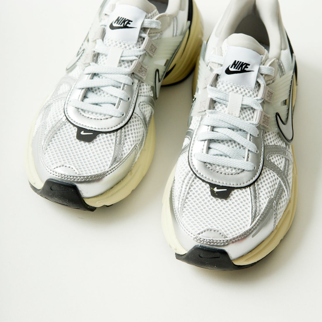 NIKE [ナイキ] ウィメンズ V2K ラン [FD0736] 100 ｻﾐｯﾄﾎﾜ